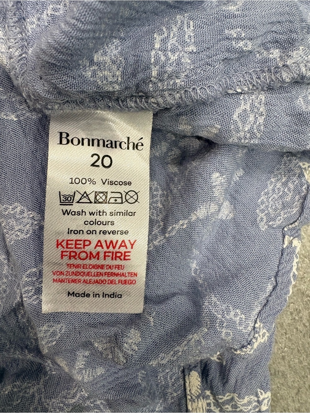 [US20/PTP26’]Bonmarche Light Blue Floral Button-Front Viscose Blouse - Picture 8 of 8